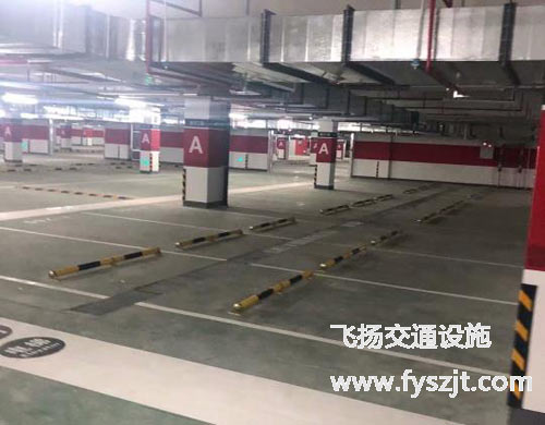 停車(chē)場(chǎng)劃線(xiàn)