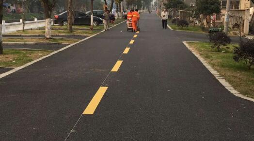 蘇州道路劃線，認準飛揚市政交通設(shè)施口碑好