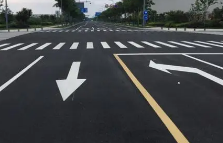 合肥道路劃線分析，如何保證道路畫(huà)線的筆直呢？