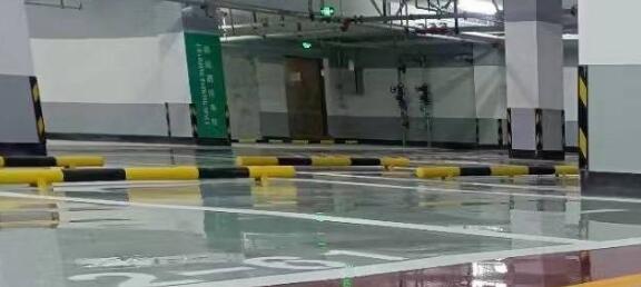 蘇州環(huán)氧地坪廠家分析，冬天進(jìn)行地坪施工時，特別注意以下幾個方面？