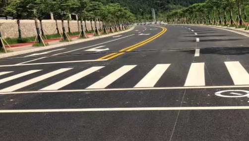 蘇州廠區(qū)停車場(chǎng)車位劃線哪家好？專業(yè)團(tuán)隊(duì)為您定制方案