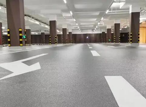 工廠磨石地坪施工難題不用愁，專業(yè)設(shè)備團(tuán)隊(duì)來(lái)解憂