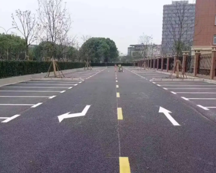蘇州學(xué)校道路劃線專業(yè)施工，打造安全校園交通