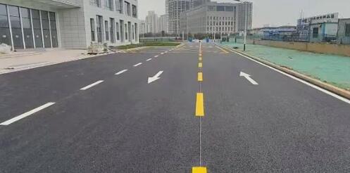 蘇州工廠劃線選專業(yè)團(tuán)隊(duì)，抗壓耐磨有保障